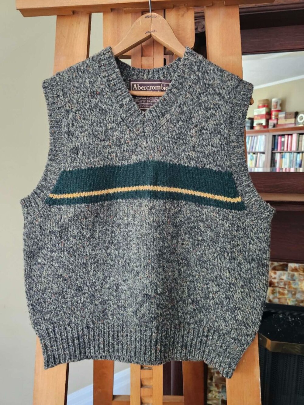 vintage 90's men's M Abercrombie and Fitch v-neck 100% wool sweater vest.
